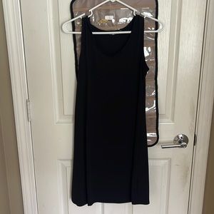 black sleeveless dress